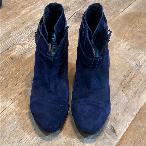 39.5 rag & bone “Harrow” booties in navy EUC - Picture 2 of 8